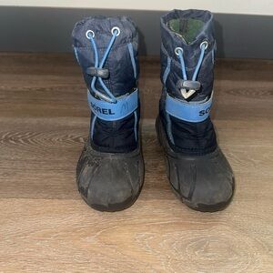 Sorel Footwear with Green Lining